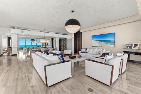 Condominio en venta en Sunny Isles Beach, Florida, 3 dormitorios, 428.19 m2 № 981263 - foto 3