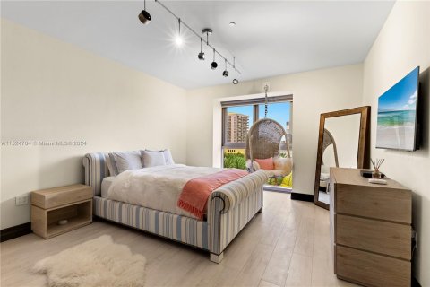 Condominio en venta en Sunny Isles Beach, Florida, 3 dormitorios, 428.19 m2 № 981263 - foto 23