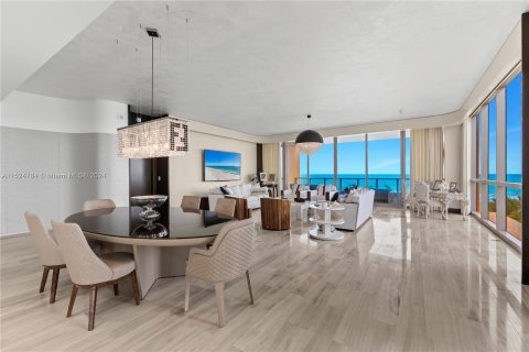 Condominio en venta en Sunny Isles Beach, Florida, 3 dormitorios, 428.19 m2 № 981263 - foto 4
