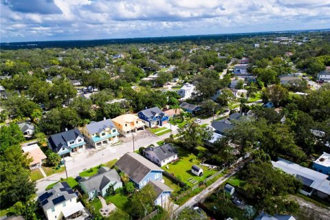 House in Tampa, Florida 5 bedrooms, 291.16 sq.m. № 1432825 - photo 27