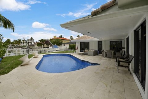 Villa ou maison à vendre à North Miami Beach, Floride: 4 chambres № 886278 - photo 4