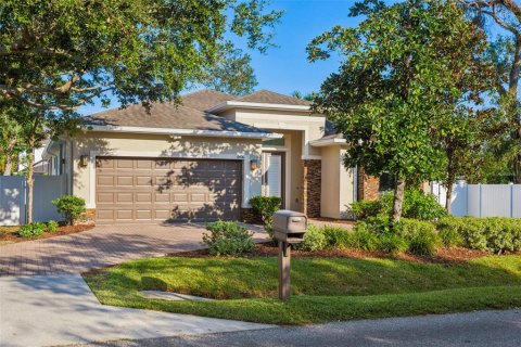 House in Tampa, Florida 4 bedrooms, 201.04 sq.m. № 1405419 - photo 2