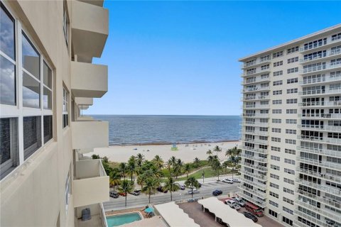 Copropriété à vendre à Pompano Beach, Floride: 2 chambres, 102.19 m2 № 1174186 - photo 11