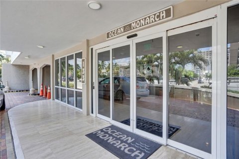 Condo in Pompano Beach, Florida, 2 bedrooms  № 1174186 - photo 4