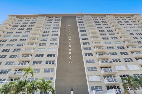 Copropriété à vendre à Pompano Beach, Floride: 2 chambres, 102.19 m2 № 1174186 - photo 6