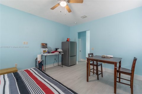 Casa en venta en Naples, Florida, 5 dormitorios, 290.6 m2 № 1006842 - foto 18