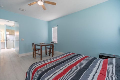 Casa en venta en Naples, Florida, 5 dormitorios, 290.6 m2 № 1006842 - foto 19