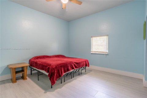 Casa en venta en Naples, Florida, 5 dormitorios, 290.6 m2 № 1006842 - foto 16