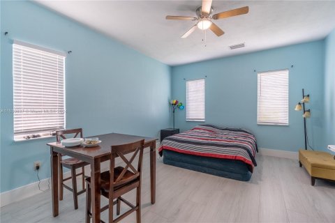 Casa en venta en Naples, Florida, 5 dormitorios, 290.6 m2 № 1006842 - foto 10