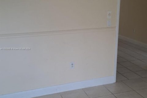 Condo in Royal Palm Beach, Florida, 3 bedrooms  № 1006897 - photo 4