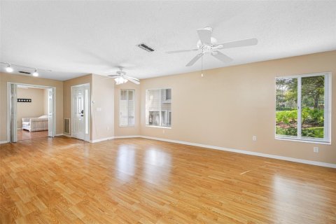 Condo in Hudson, Florida, 2 bedrooms  № 1382539 - photo 12