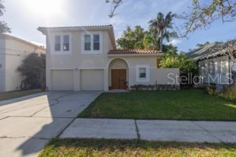 House in Tampa, Florida 3 bedrooms, 205.13 sq.m. № 1442450 - photo 1