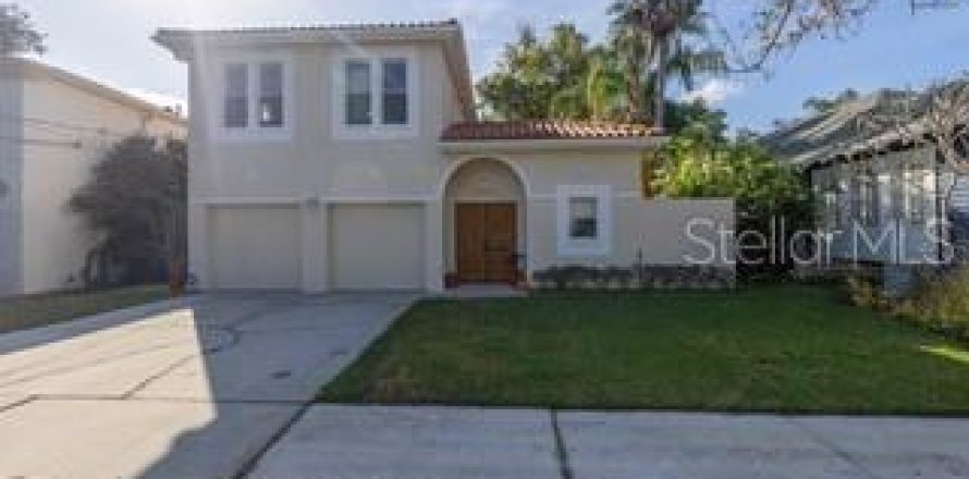 House in Tampa, Florida 3 bedrooms, 205.13 sq.m. № 1442450