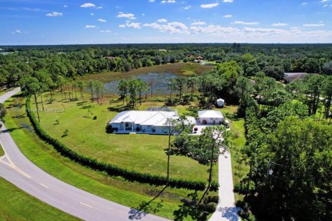 Villa ou maison à vendre à Jupiter, Floride: 4 chambres, 275.46 m2 № 1355310 - photo 1