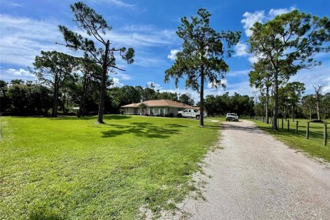 Villa ou maison à vendre à North Port, Floride: 3 chambres, 170.75 m2 № 1335979 - photo 4