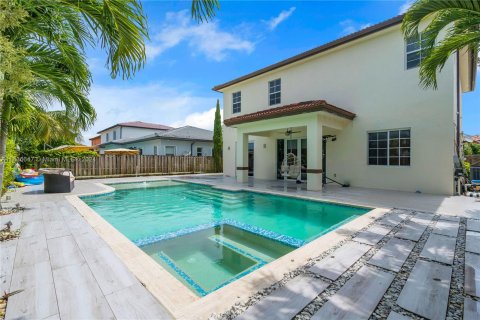 Casa en venta en Miami, Florida, 5 dormitorios, 238.48 m2 № 1306263 - foto 3