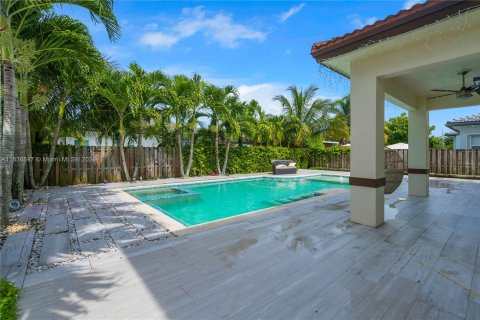 Villa ou maison à vendre à Miami, Floride: 5 chambres, 238.48 m2 № 1306263 - photo 2