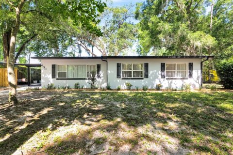 House in Gainesville, Florida 3 bedrooms, 129.97 sq.m. № 1389040 - photo 1