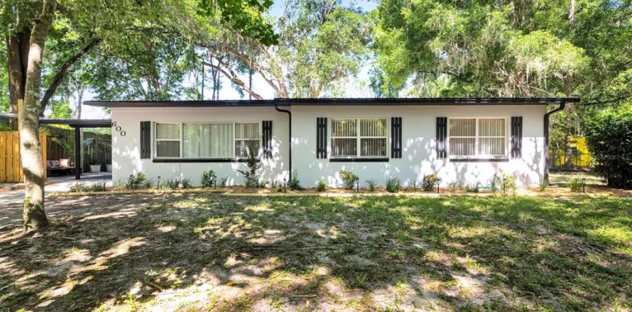 House in Gainesville, Florida 3 bedrooms, 129.97 sq.m. № 1389040