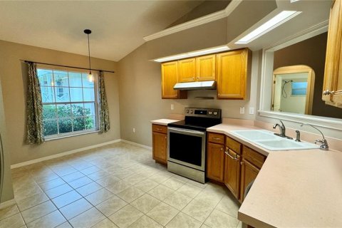 Villa ou maison à louer à Mount Dora, Floride: 2 chambres, 118.91 m2 № 1334836 - photo 8