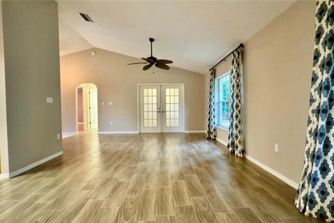 Villa ou maison à louer à Mount Dora, Floride: 2 chambres, 118.91 m2 № 1334836 - photo 6