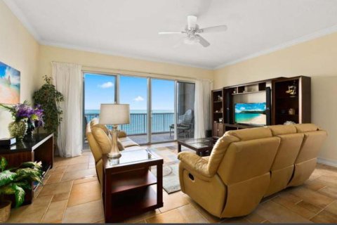 Condo in Hutchinson Island South, Florida, 3 bedrooms  № 788514 - photo 26