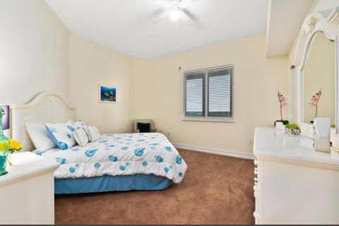 Condo in Hutchinson Island South, Florida, 3 bedrooms  № 788514 - photo 20