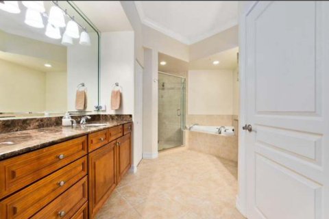 Condo in Hutchinson Island South, Florida, 3 bedrooms  № 788514 - photo 22