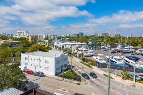 Commercial property in Miami, Florida № 1127468 - photo 3