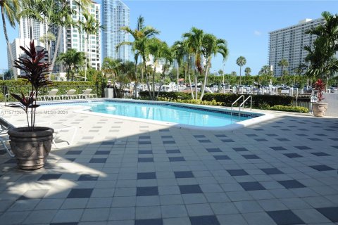 Condo in Sunny Isles Beach, Florida, 3 bedrooms  № 1127466 - photo 20