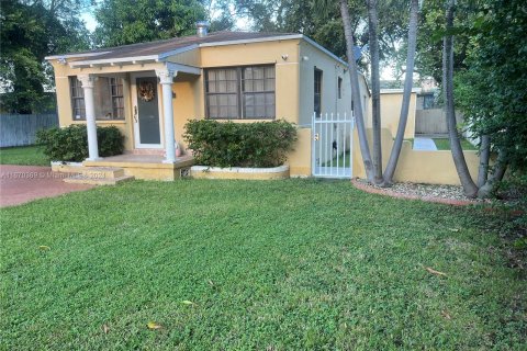 House in Miami, Florida 2 bedrooms, 100.52 sq.m. № 1389662 - photo 5