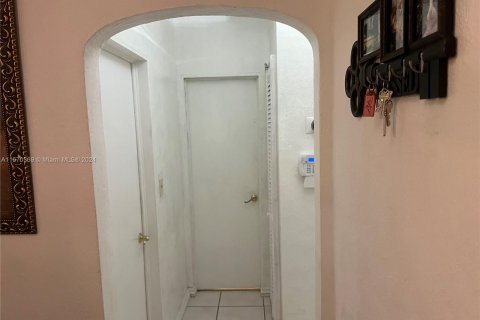 Casa en venta en Miami, Florida, 2 dormitorios, 100.52 m2 № 1389662 - foto 14