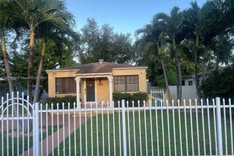 Casa en venta en Miami, Florida, 2 dormitorios, 100.52 m2 № 1389662 - foto 1