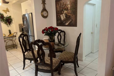 Casa en venta en Miami, Florida, 2 dormitorios, 100.52 m2 № 1389662 - foto 13