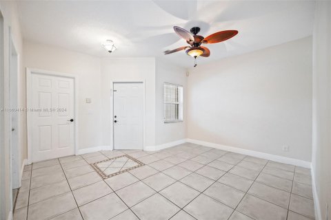 Touwnhouse à vendre à Pembroke Pines, Floride: 3 chambres, 155.98 m2 № 1389617 - photo 7