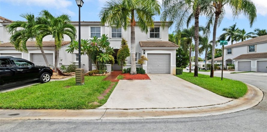 Touwnhouse à Pembroke Pines, Floride 3 chambres, 155.98 m2 № 1389617