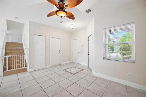 Adosado en venta en Pembroke Pines, Florida, 3 dormitorios, 155.98 m2 № 1389617 - foto 8