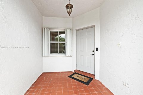 Touwnhouse à vendre à Pembroke Pines, Floride: 3 chambres, 155.98 m2 № 1389617 - photo 6