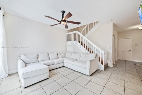 Adosado en venta en Pembroke Pines, Florida, 3 dormitorios, 155.98 m2 № 1389617 - foto 10