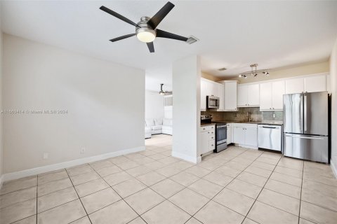 Touwnhouse à vendre à Pembroke Pines, Floride: 3 chambres, 155.98 m2 № 1389617 - photo 13