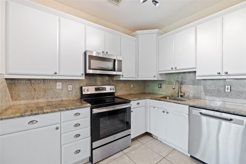 Adosado en venta en Pembroke Pines, Florida, 3 dormitorios, 155.98 m2 № 1389617 - foto 15