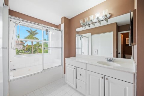 Adosado en venta en Pembroke Pines, Florida, 3 dormitorios, 155.98 m2 № 1389617 - foto 23