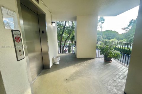 Condominio en venta en Pompano Beach, Florida, 1 dormitorio, 88.26 m2 № 1389615 - foto 4