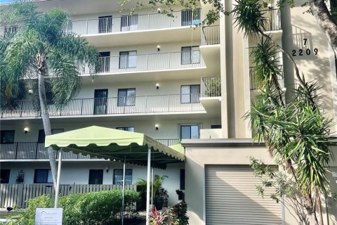 Condominio en venta en Pompano Beach, Florida, 1 dormitorio, 88.26 m2 № 1389615 - foto 2