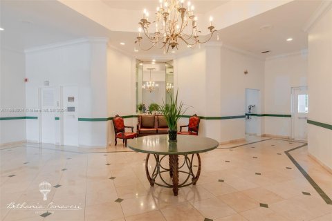 Condo in Miami, Florida, 1 bedroom  № 1389616 - photo 24