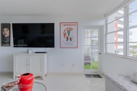 Condominio en venta en Miami, Florida, 1 dormitorio, 79.99 m2 № 1389616 - foto 10