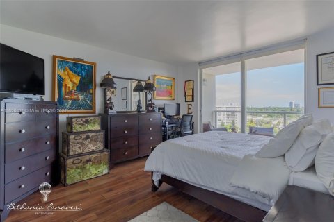 Condominio en venta en Miami, Florida, 1 dormitorio, 79.99 m2 № 1389616 - foto 12