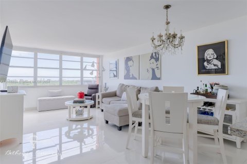 Copropriété à vendre à Miami, Floride: 1 chambre, 79.99 m2 № 1389616 - photo 5