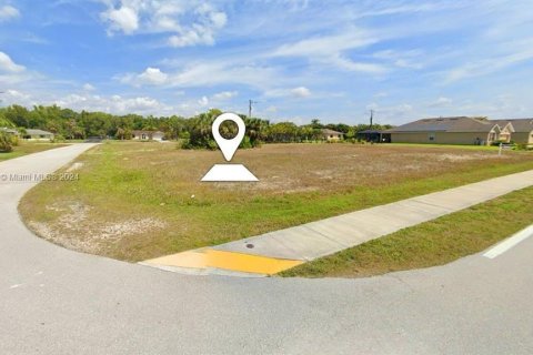 Immobilier commercial à vendre à Cape Coral, Floride № 970112 - photo 1