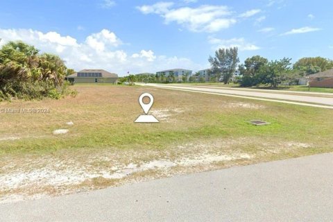 Commercial property in Cape Coral, Florida № 970112 - photo 3